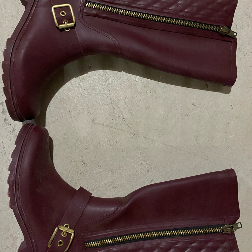 Steve Madden Burgundy high Rain boot